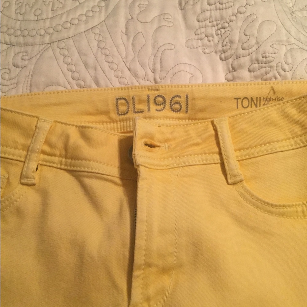 DL1961 daffodil  yellow straight leg jeans 27